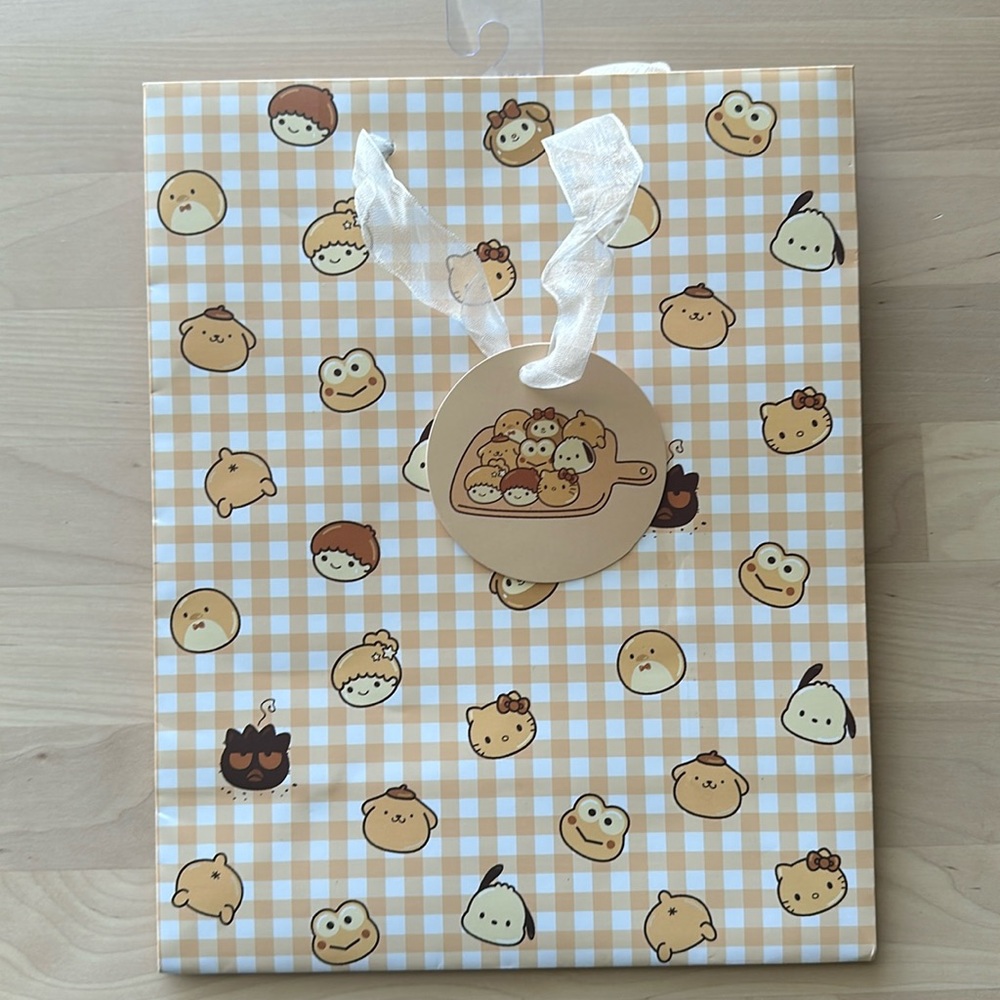 Small Hello Kitty & Friends gift bag